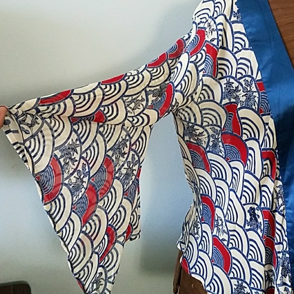 Silk kimono wrap top - Picture 4 of 7